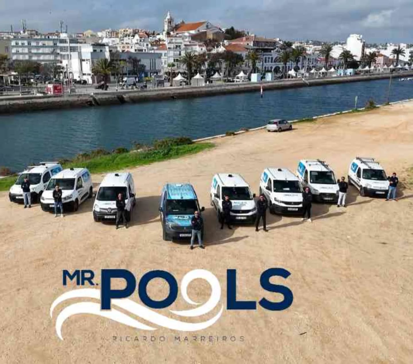 Piscina em manutenção