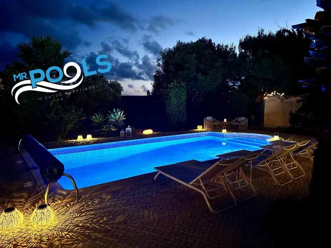 Piscina em manutenção