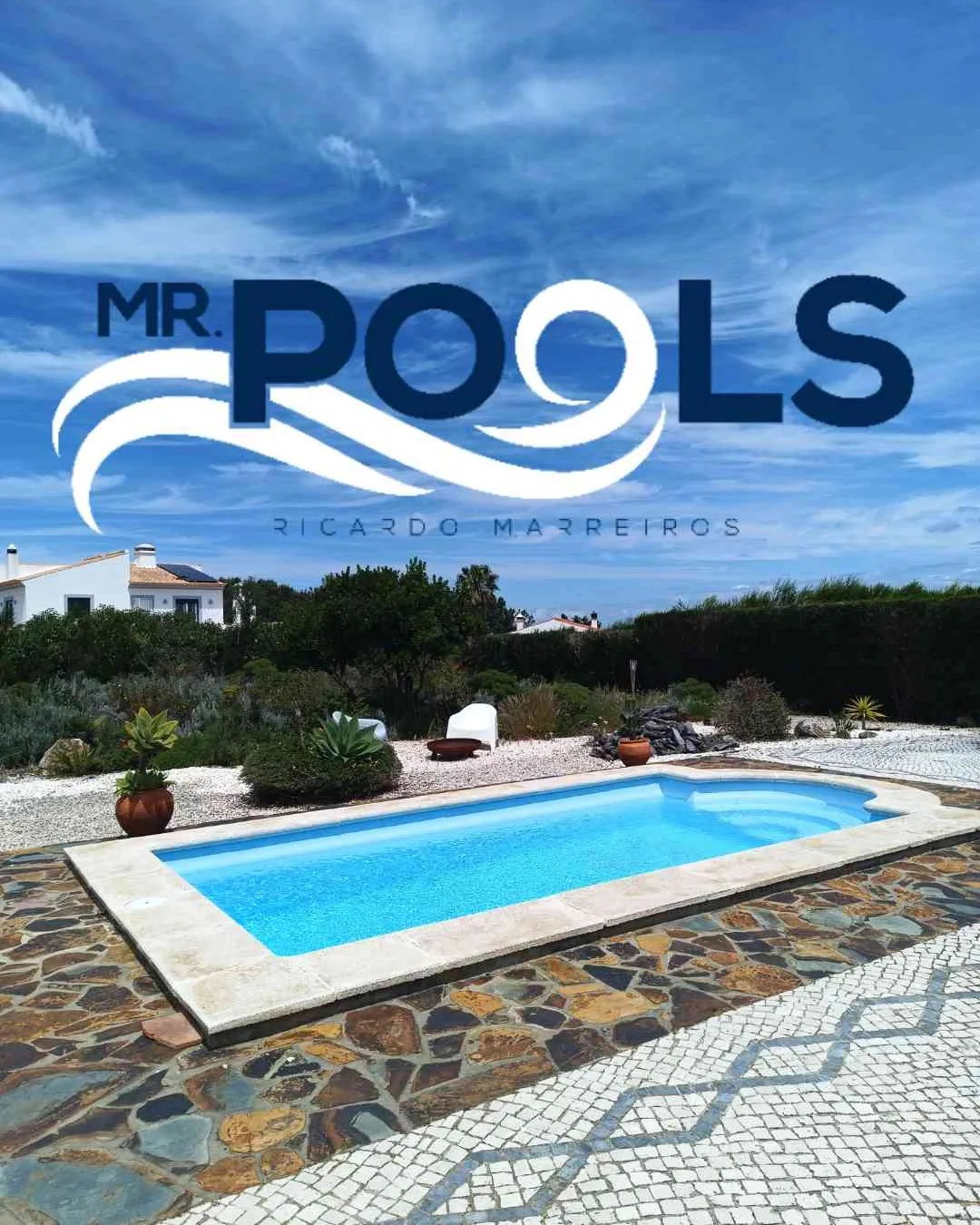 Piscina em manutenção