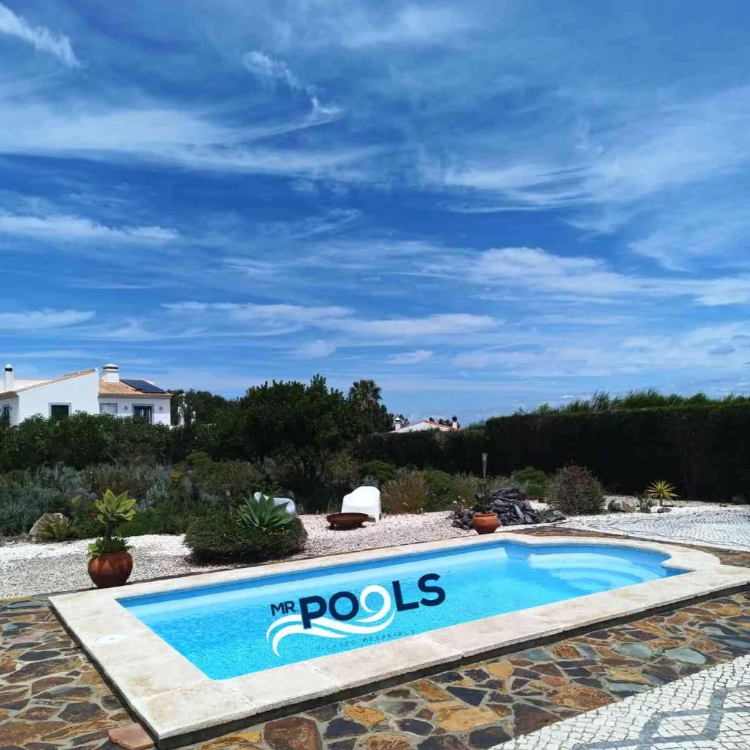 Piscina em manutenção
